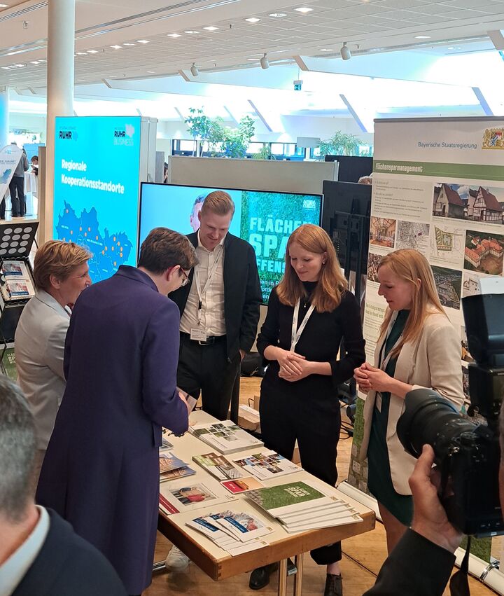 Stand zu Regionale Initiativen und der Bayerische Flächensparoffensive