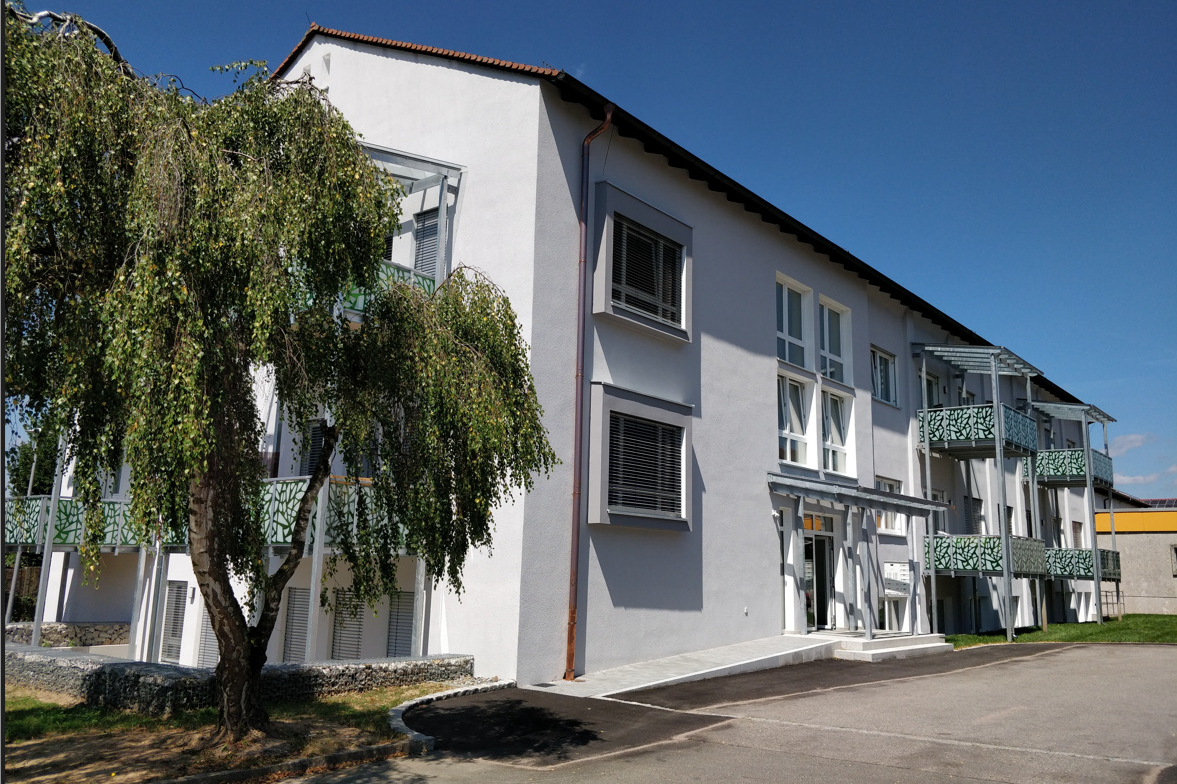 Umbau des ehemaligen Schulhauses in 9 Wohnungen. Foto: Sowatec GmbH