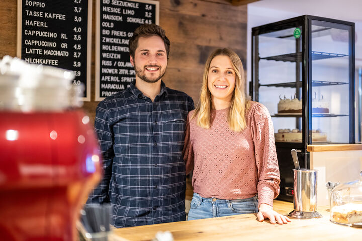 Portrait von Franziska Rust mit ihrem Mann Nikolas