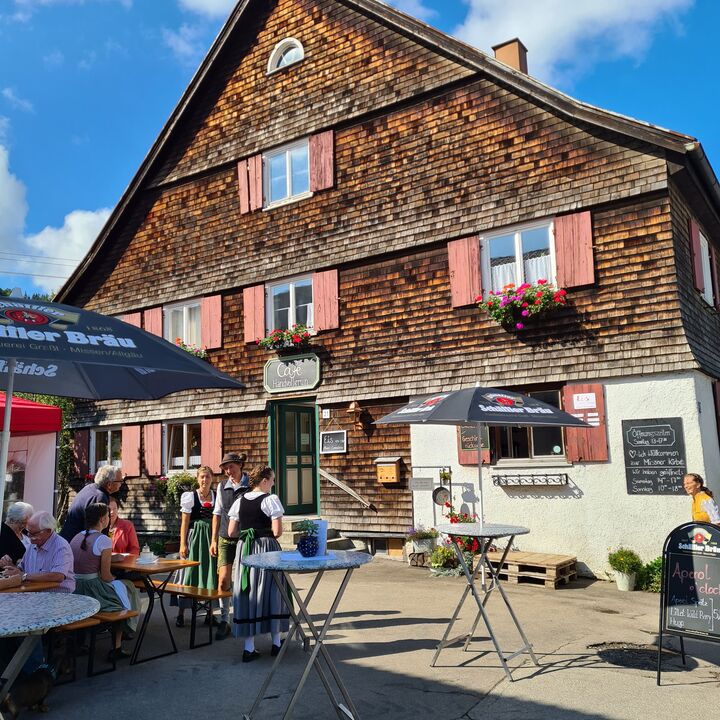 Das ehemalige Benefiziatenhaus ist ein geschindelter Blockbau aus dem 19. Jahrhundert.