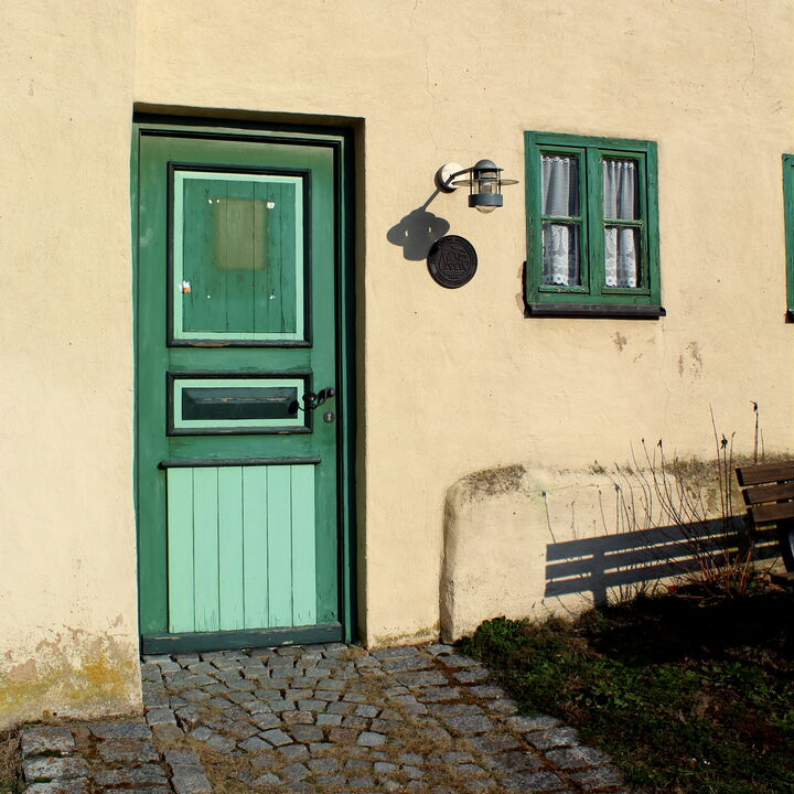 Eine sanierte Hausfassade in der Region Hesselberg