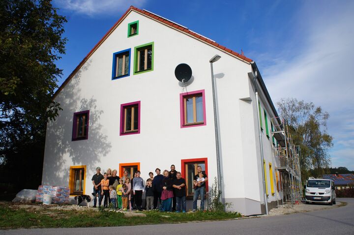 Gruppenfoto des SauRiassl Syndikat e.V.