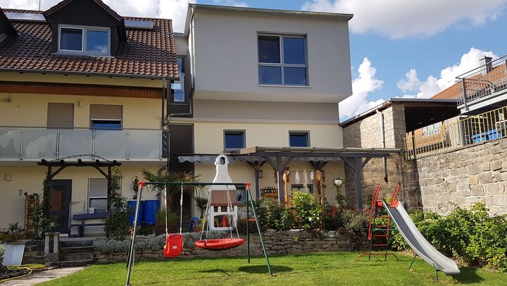 Clevere Wohnraumschaffung durch Auf-stockung über einer Garage in Kirchheim	Fotos: Familie Kschier